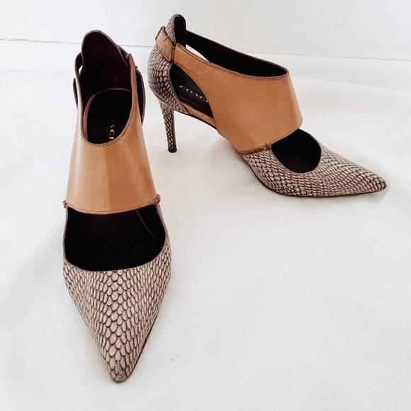 Coach Vanda women’s leopard print Tan and Brown strap heels 8.5 - Picture 1 of 7
